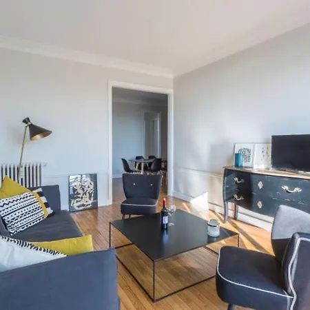 Guestready - Designer Apartment - Eiffel Tower View! Paris Exterior photo